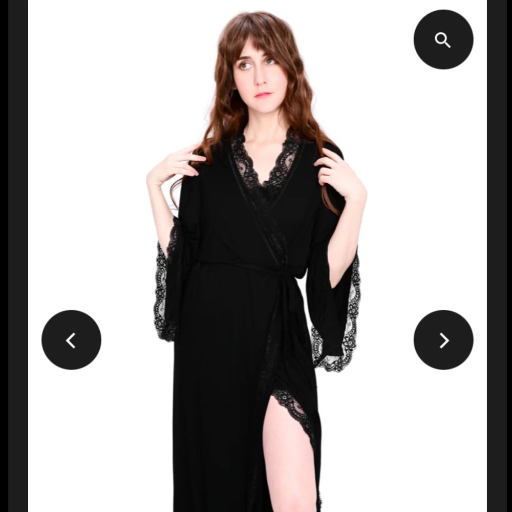 Foxblood Bathory Short Black Robe
